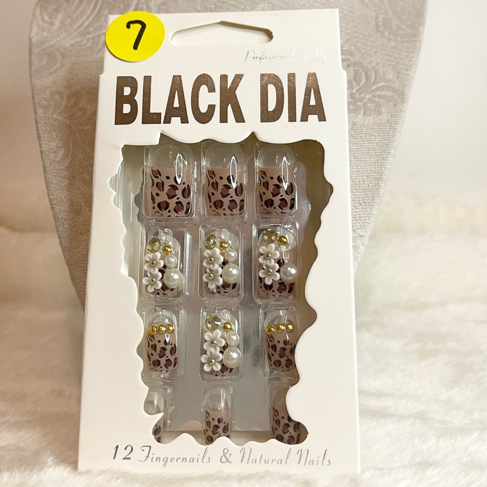 $7 Nail Set Cheetah with Floral Decor